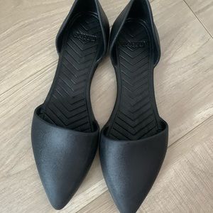 Ladies matte black native shoes